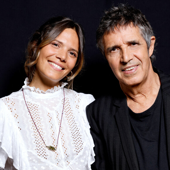 Avec Virginie Coupérie-Eiffel, il est devenu père de Vanille, puis de Barnabé.
Exclusif - Julien Clerc et Vanille - Backstage - Enregistrement de l'émission "La Chanson secrète 9" à la Seine musicale à Paris, diffusée le 27 novembre sur TF1© Gaffiot-Moreau / Bestimage