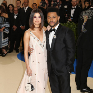 Selena Gomez et The Weeknd arrivent au MET 2017 Costume Institute Gala sur le thème de "Rei Kawakubo/Comme des Garçons: Art Of The In-Between" à New York, le 1er mai 2017. 