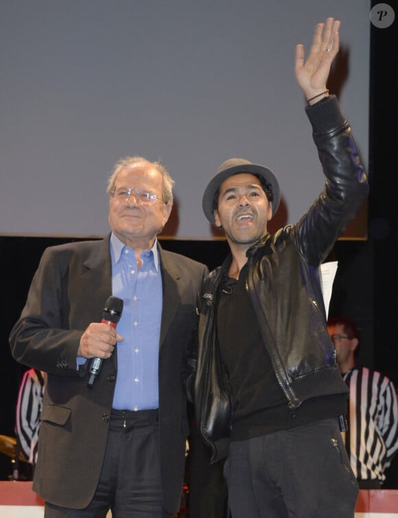 Et au programme, on a pu notamment découvrir Marc Ladreit de Lacharrière, le président de Fimalac.
Marc Ladreit de Lacharriere et Jamel Debbouze - 3eme Trophee d' Improvisation Culture et diversite sous le parrainage de Jamel Debbouze a l'Espace pierre Cardin a Paris