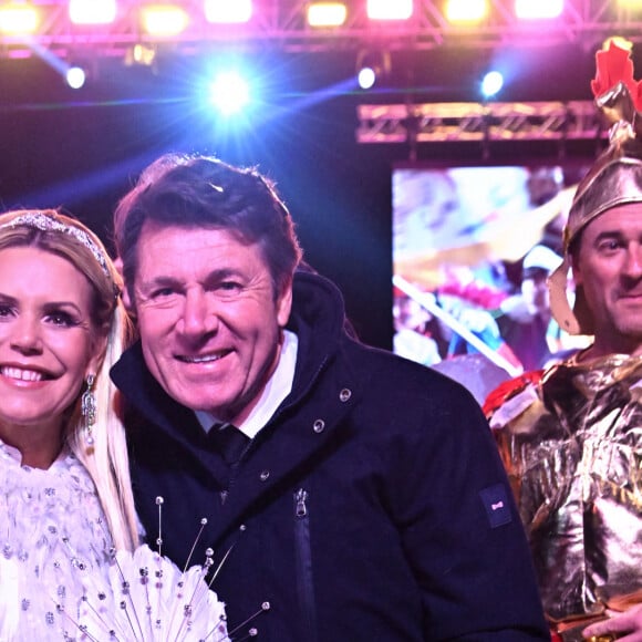 Laura Tenoudji et Christian Estrosi avec leur fille Bianca sur scène à Nice
Exclusif - Laura Tenoudji Estrosi avec son mari Christian Estrosi, le maire de Nice, et ses enfants Milan et Bianca, ont participé à un corso carnavalesque du 150eme Carnaval de Nice entourés par des proches et des amis, le 18 février 2023. Laura, qui la veille fetait son anniversaire en amoureux avec son mari, a réuni autour de ses parents et de son jeune frère, des proches et des amis pour une soirée carnavalesque sur la Place Masséna, où tous les convives étaient déguisés. Du James Bond, à Cléopatre, en passant par Superman, ou encore Lucky Luke, Napoléon 1er, Frida Kahlo et même un "Commandant de bord" en mode : " Y a t il un Pilote dans l'Avion ? " que l'on aurait pu avoir plutôt en mode : " Y a t il un Pilote dans la Ville ? ", car c'est le maire de Nice qui avait choisi d'être le pilote de cette soirée. Milan, le fils de 13 ans, que Laura a eu de sa relation passée avec Michael Tapiro, était en Mario Bros et sa soeur Bianca en Mercredi de la Famille Adams, enfant née de son union avec Christian Estrosi, que Laura a épousé en 2016. © Bruno Bebert/Bestimage 