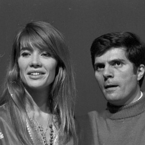 Un soir, "tout le monde a disparu", les laissant seuls, comme Jacques Dutronc l'avait demandé en secret.
En France à Paris, Jean-Christophe Averty et Françoise Hardy le 6 décembre 1967.