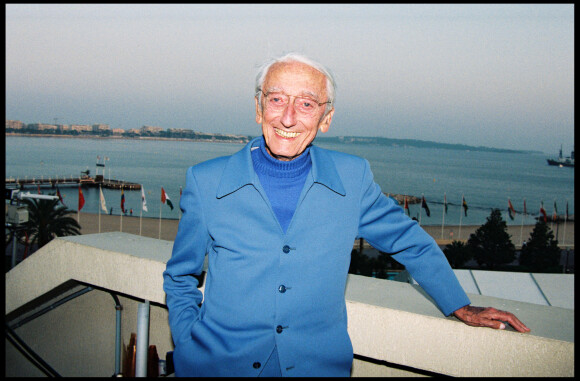 A commencer par l'explorateur Jacques-Yves Cousteau, dit le commandant Cousteau.
Archives - Le commandant Jacques-Yves Cousteau - 32ème édition du marché international des programmes de télévision à Cannes.