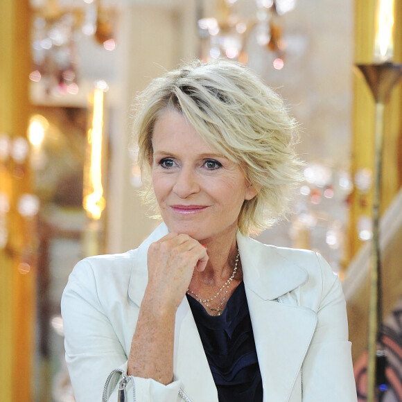 Exclusif - Sophie Davant - Enregistrement de l'émission prime "Affaire conclue" dans les écuries du château de Chantilly, présentée par S.Davant et qui sera diffusée sur France 2 le 15 septembre 2020. Le 9 juillet 2020 © Guillaume Gaffiot / Bestimage