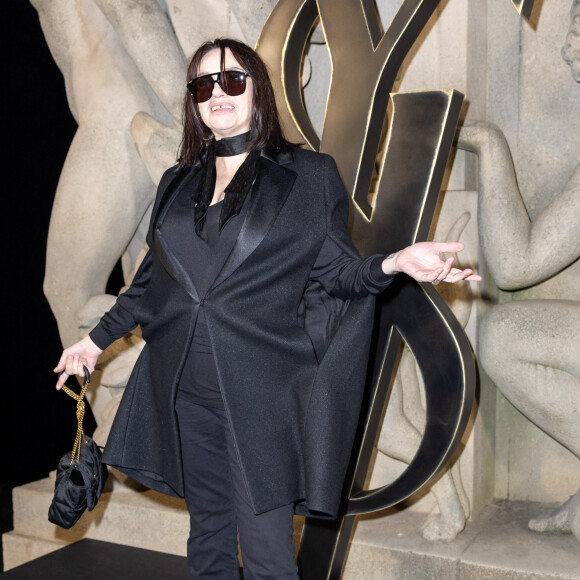 Béatrice Dalle - Photocall du défilé de mode prêt-à-porter automne-hiver 2023/2024 "Saint Laurent" lors de la Fashion Week de Paris. Le 28 février 2023 © Olivier Borde / Bestimage