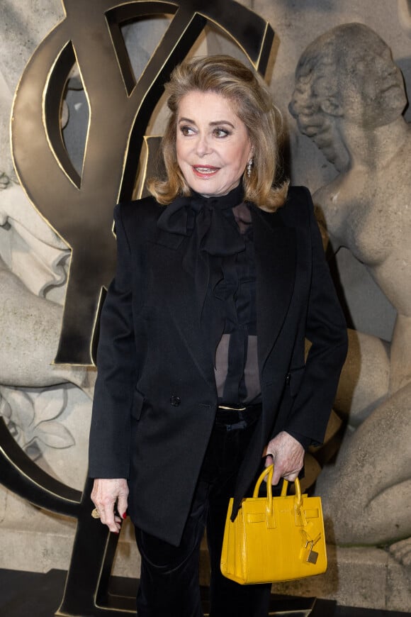 Catherine Deneuve - Photocall du défilé de mode prêt-à-porter automne-hiver 2023/2024 "Saint Laurent" lors de la Fashion Week de Paris. Le 28 février 2023 © Olivier Borde / Bestimage