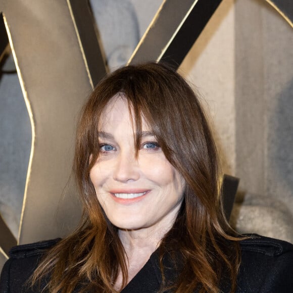 Carla Bruni Sarkozy - Photocall du défilé de mode prêt-à-porter automne-hiver 2023/2024 "Saint Laurent" lors de la Fashion Week de Paris. Le 28 février 2023 © Olivier Borde / Bestimage 