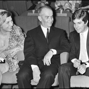 Jeanne de Funès et son mari Louis de Funès avec leur fils Olivier pour la première du film Le Gendarme se marie en 1968