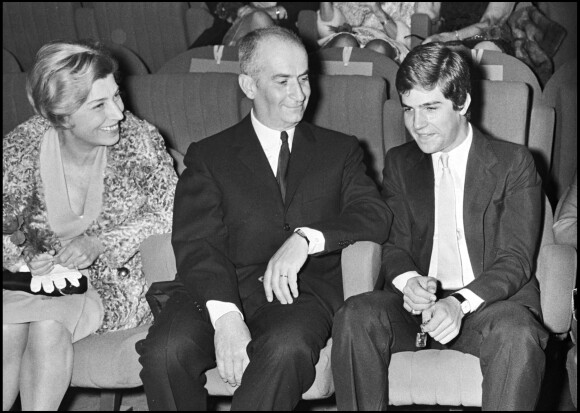 Jeanne de Funès et son mari Louis de Funès avec leur fils Olivier pour la première du film Le Gendarme se marie en 1968