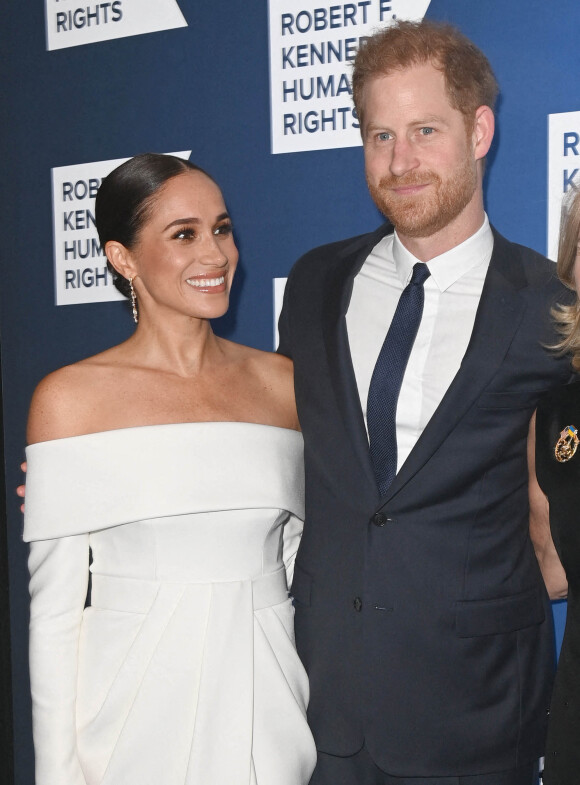 Le prince Harry et sa femme Meghan Markle ont été vus pour la première fois depuis la sortie de son livre en plein coeur de Los Angeles.
Le prince Harry et Megan Markle au photocall de la soirée de gala "Robert F. Kennedy Human Rights Ripple of Hope 2022" à l'hôtel Hilton de New York City, New York, Etats-Unis, le 6 décembre 2022. 