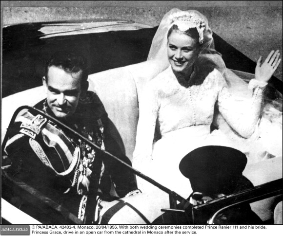 <p>Le mariage religieux en la cathédrale de Monaco de Grace Kelly et du prince Rainier III le 19 avril 1956</p>