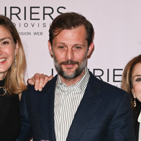 Julie Gayet, Nicolas Duvauchelle et Nicole Calfan - 28e cérémonie des Lauriers de l'Audiovisuel au théâtre Marigny à Paris le 20 février 2023. © Coadic Guirec/Bestimage
