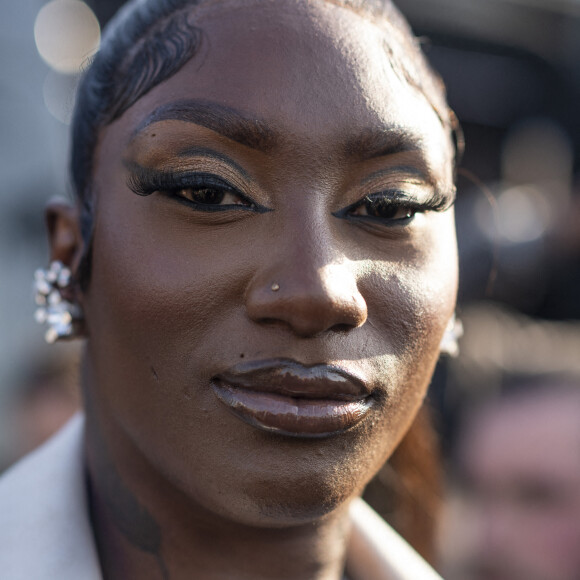 La Fashion Week continue à faire des siennes du côté de Paris.
Aya Nakamura - Défilé Givenchy lors de la Fashion Week de Paris.