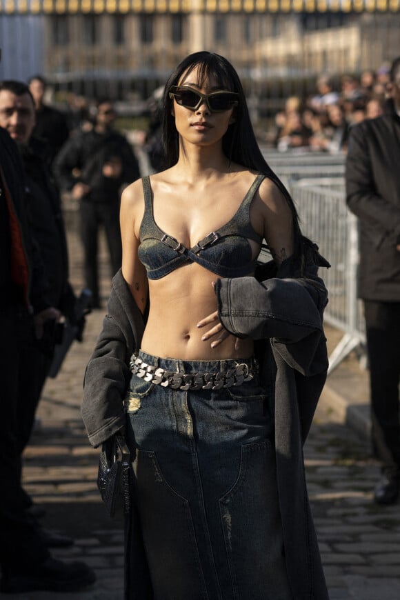 Rina Sawayama - Défilé Givenchy prêt-à-porter automne-hiver 2023-2024 lors de la Fashion Week de Paris, le 2 mars 2023.