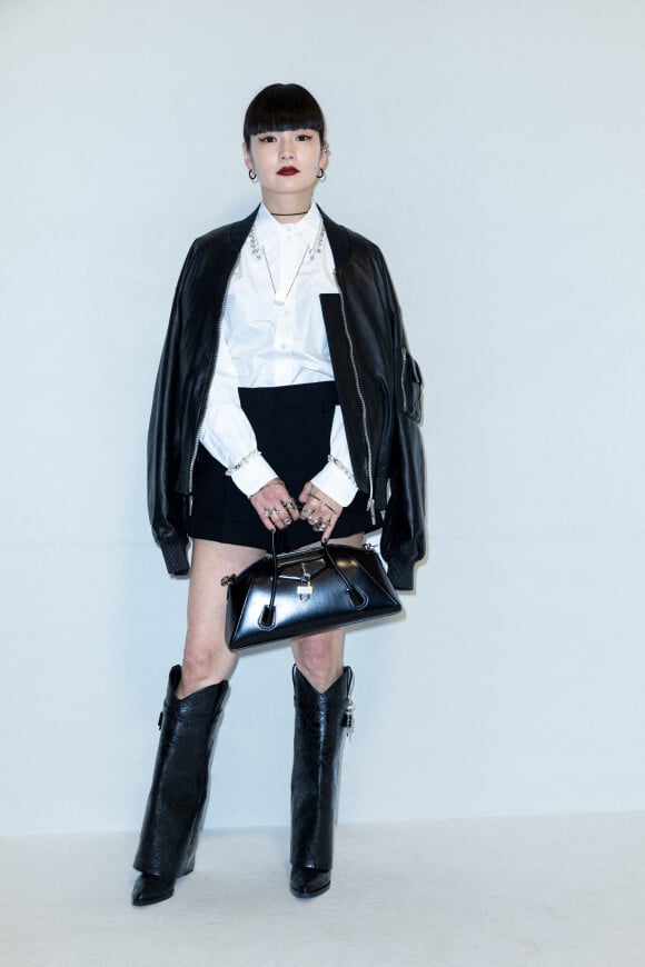 Kozue Akimoto - Défilé Givenchy prêt-à-porter automne-hiver 2023-2024 lors de la Fashion Week de Paris, le 2 mars 2023. © Olivier Borde/Bestimage