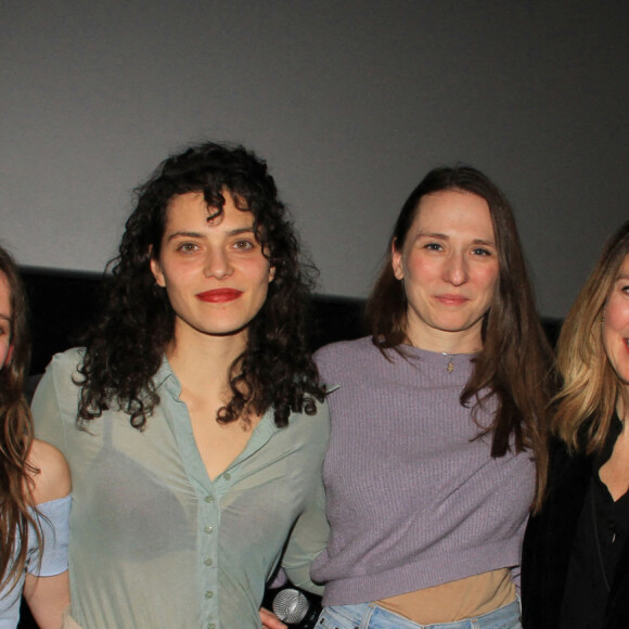 Exclusif - Sébastien bailly, Louisiane Gouverneur, Ava Baya, Maïlys Favraud et Julie Gayet lors de l'avant-première du film "Comme une actrice" au cinéma Pathé Convention à Paris le 2 mars 2023. © Philippe Baldini / Bestimage 
