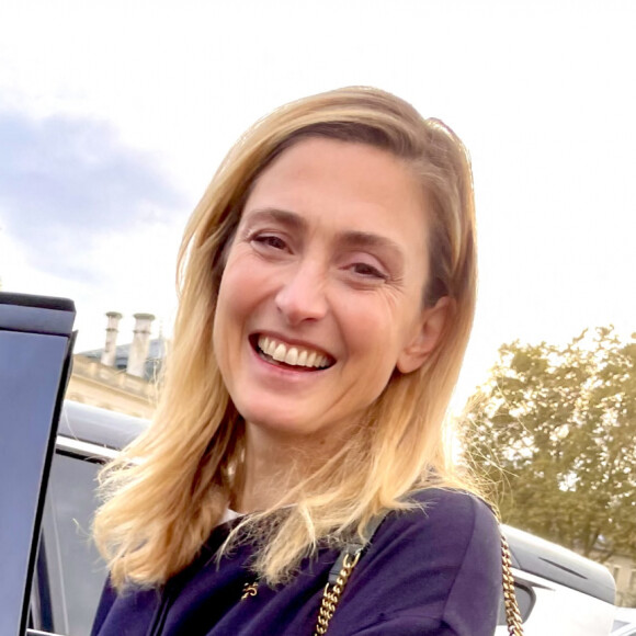 Julie Gayet lors de la 40ème Foire du Livre de Brive à Brive-la-Gaillarde, France, le 5 novembre 2022. © Fabien Faure/Bestimage 