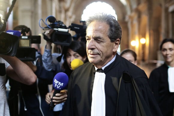 Touché par cette disparition, il semblait avoir perdu en partie son sourire.
L'avocat, Me Pierre Haïk représente Serge Dassault lors de son procès au palais de justice à Paris, le 4 juillet 2016.