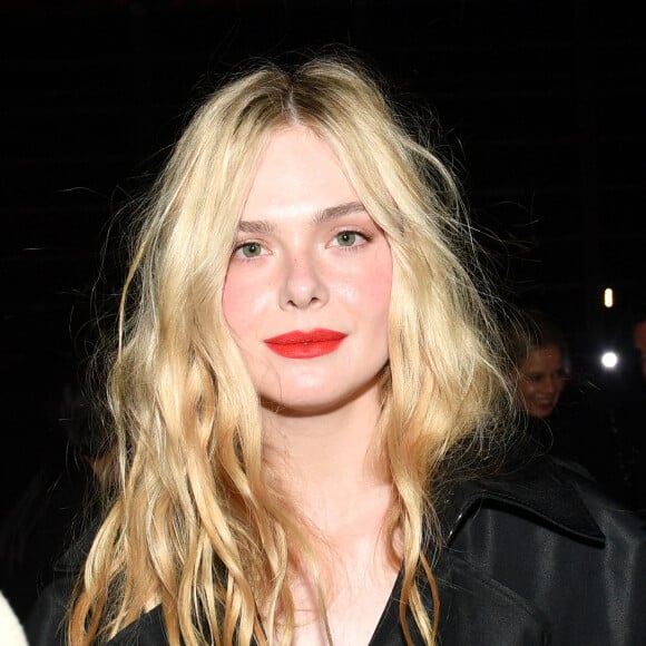 Son défilé "Anatomical Wonder" a été mis en scène du côté des Invalides de Paris.
Elle Fanning - Défilé de mode prêt-à-porter automne-hiver 2023-2024 "Alexander McQueen" aux Invalides lors de la Fashion Week de Paris. Le 4 mars 2023. © Veeren-Christophe Clovis / Bestimage