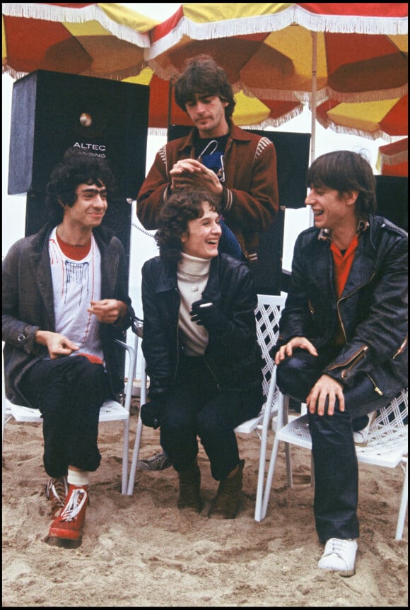 Le groupe Téléphone avec Louis Bertignac, Corine Marienneau, Jean-Louis Aubert et Richard Kolinka au Festival de Cannes 1980 : ils ont présenté le film "Téléphone Public"