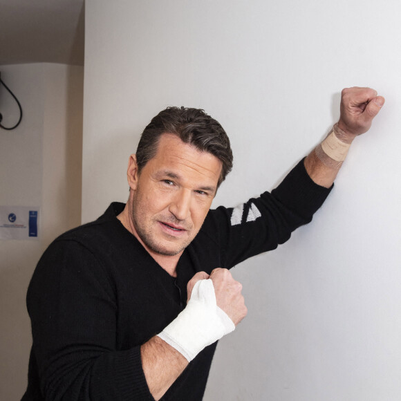 Exclusif - Benjamin Castaldi (la main bandée suite à une brulure grave) - Backstage de l'enregistrement de l'émission "A prendre ou à laisser" (APOAL), et de "Touche Pas à Mon Poste" (TPMP), présentée par C.Hanouna et diffusée en direct sur C8 le 20 janvier © Jack Tribeca / Bestimage