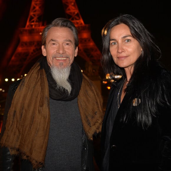 Deux enfants qui pour rappel sont nés de sa relation avec l'Argentine Azucena Caamaño.
Exclusif - Florent Pagny et sa femme Azucena - Backstage du concert anniversaire des 130 ans de la Tour Eiffel à Paris, qui sera diffusé le 26 octobre sur France 2. Le 2 octobre 2019. © Perusseau-Veeren/ Bestimage