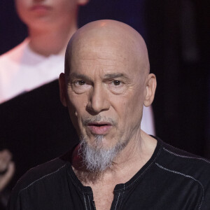 Mais d'après des informations dévoilées par "Le Parisien", il va beaucoup mieux.
Florent Pagny - Emission spéciale "Unis pour l'Ukraine" à la Maison de la Radio et de la Musique, diffusée en direct sur France 2 et présentée par Nagui et Leïla.Kaddour à Paris le 8 mars 2022.  © Cyril Moreau / Jack Tribeca / Bestimage 