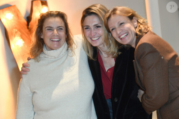 Lisa Azuelos, Julie Gayet et Alexandra Lamy - Photocall à l'intérieur du cinéma Majestic lors de la 6ème édition du Festival "Pluriel.les" à Compiègne, France, le 11 mars 2023. © Giancarlo Gorassini/Bestimage