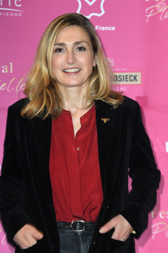 Julie Gayet - Photocall pour la remise des prix de la 6ème édition du Festival "Pluriel.les" à Compiègne, France, le 11 mars 2023. © Giancarlo Gorassini/Bestimage