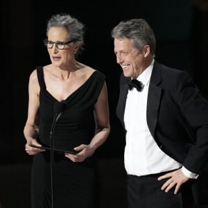 Hugh Grant et Andie McDowell ont remis l'Oscar des Meilleurs décors @ ABACA