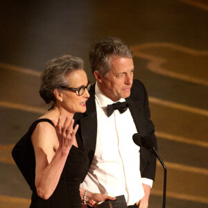 Ils ont en tout cas fait plaisir au public, nostalgique ! 
Hugh Grant et Andie MacDowell ont remis l'Oscar des Meilleurs décors @ ABACA