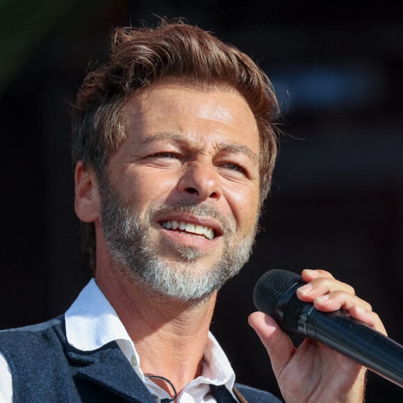 Christophe Maé en a profité pour révéler que si son plus jeune enfant était sa copie conforme au même âge, il n'était pas celui à qui il ressemblait le plus !
Christophe Mae - Les concerts de la fête de l'humanité 2022 sur la Base 217 du Plessis-Pâté, Brétigny sur Orge le 11 septembre 2022. 