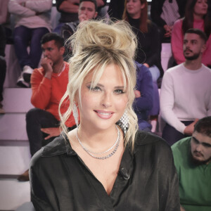 Exclusif - Kelly Vedovelli sur la plateau de l'émission Touche pas à mon poste (TPMP) diffusée en direct sur C8 le 7 février 2023 © Jack Tribeca / Bestimage  Exclusif - No web en Suisse / Belgique Set of the programme Touche pas à mon poste (TPMP) broadcast live on C8 on 7 February 2023 