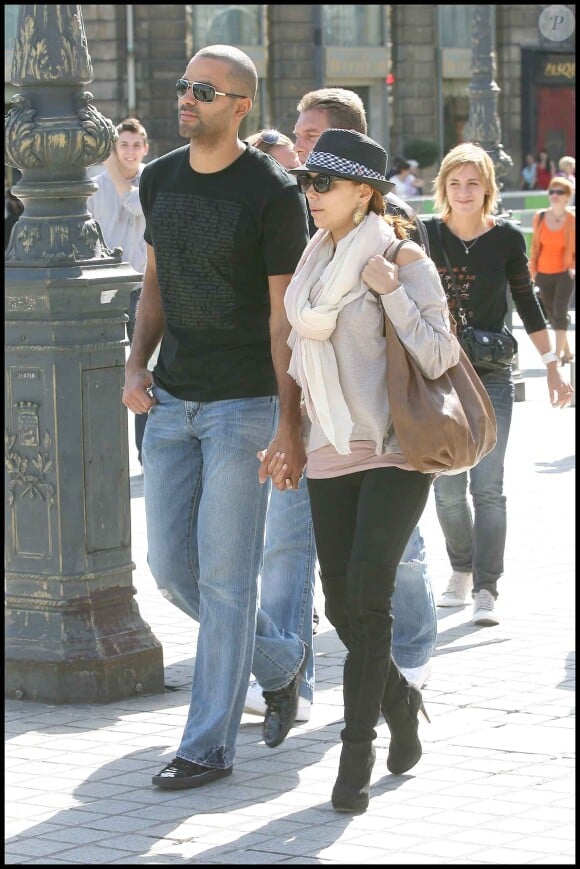 Tony Parker et Eva Longoria - Balade dans Paris