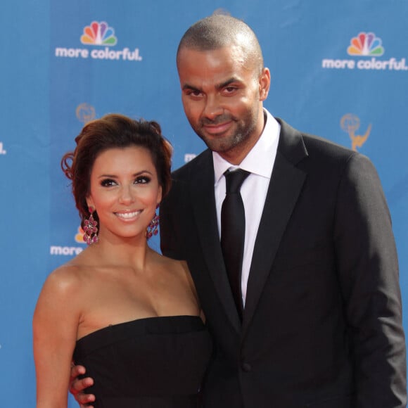 A l'époque, l'actrice était mariée avec Tony Parker, qui s'était finalement révélé infidèle.
Eva Longoria-Parker et Tony Parker - Soirée des Emmy Awards 2010 au Nokia Theatre à Los Angeles 