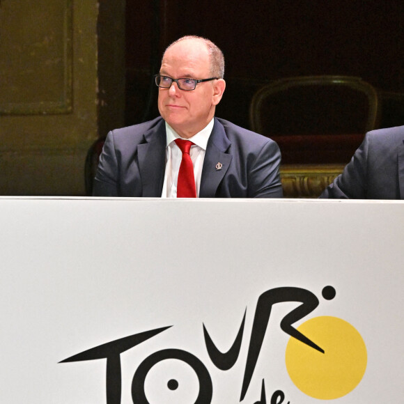 Le prince Albert II de Monaco durant la présentation officielle à l'opéra de Nice, le 13 mars 2023, des deux dernières étapes du Tour de France 2024 qui aura lieu à Nice. Pour la première fois de son histoire, le Tour de France s'achèvera loin de la région parisienne, avec une 21e étape qui sera jugée à Nice le 21 juillet 2024. Un final d'exception en bord de Méditerranée à l'occasion d'un contre-la-montre qui s'élancera de la Principauté de Monaco pour départager les prétendants au titre. L'étape de la veille sera quant à elle tracée sur les routes propices au suspense de l'arrière-pays niçois. © Bruno Bebert/Bestimage 