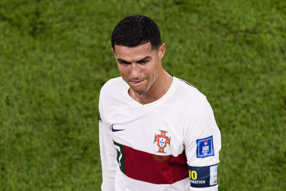 Un moment terrible et alors qu'elle en parle, prise par l'émotion, elle ne peut contenir ses larmes
 
Les larmes de Cristiano Ronaldo après la défaite de l'équipe du Portugal face au Maroc (1-0) en quarts de finale de la Coupe du Monde 2022 au Qatar (FIFA World Cup Qatar 2022), le 10 décembre 2022.