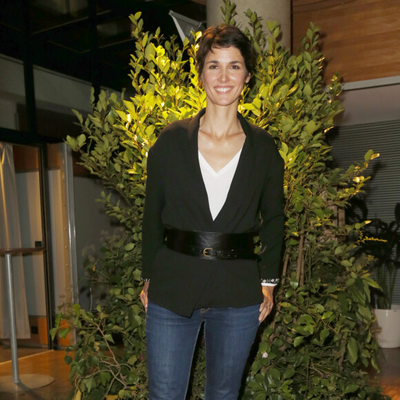 Exclusif - Églantine Éméyé anime le nouveau jeu Trouvez l'intrus chaque samedi à 17H15 un nouveau jeu de culture générale créé et produit par Nagui - Soirée "Votre week-end France 3" dans les salons de France Télévision à Paris le 8 novembre 2016. © Christophe Aubert via Bestimage