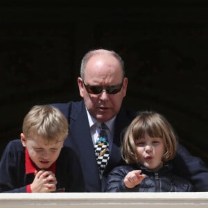 Exclusif - Le prince Albert II de Monaco avec ses enfants le prince héréditaire Jacques et la princesse Gabriella - Les carabiniers jouent en l'honneur de l'anniversaire du prince Albert II en présence de ses enfants au palais princier à Monaco le 14 mars 2023. Il va fêter ses 65 ans. © Jean-François Ottonello/Nice Matin/Bestimage 