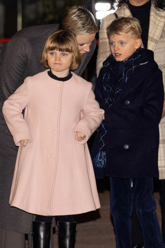 La princesse Gabriella de Monaco, comtesse de Carladès, Le prince Jacques de Monaco, marquis des Baux - La famille princière de Monaco participe à l'embrasement de la barque lors des célébrations de la Sainte-Dévote sur le quai Albert 1er à Monaco le 26 janvier 2023. © Claudia Albuquerque / Bestimage 