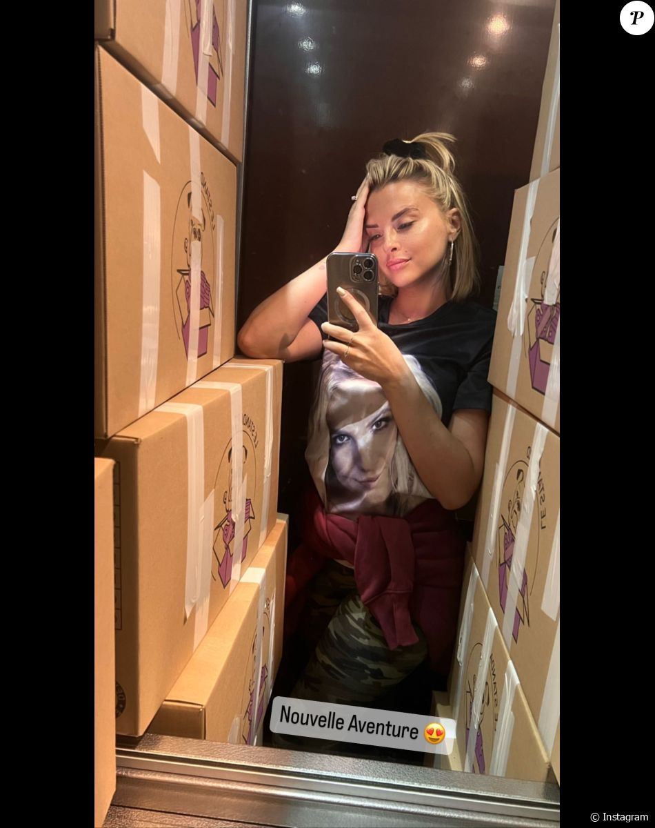 Sur son compte Instagram, ce samedi 18 mars 2023, la chroniqueuse a dévoilé des photos et vidéos de son déménagement.
Kelly Vedovelli déménage.