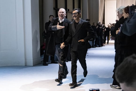 Les stylistes Jean-Paul Gaultier et Haider Ackermann lors de leur défilé "Collection Haute Couture Printemps/Eté 2023" lors de la Fashion Week de Paris (PFW), le 25 janvier 2023. 