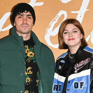 Louane et son compagnon Florian Rossi sont séparés depuis quelques jours. Le musicien est en tournée avec Stromae.
Florian Rossi et sa compagne Louane Emera - Avant-première du film "Cet été-là" au cinéma Pathé Wepler à Paris. © Coadic Guirec/Bestimage