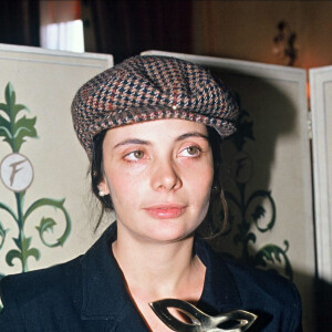 Lors de leur rencontre, Marie Trintignant et Bertrand Cantat ont rapidement été épris l'un de l'autre.
Marie Trintignant gagne le prix Beauregard le 24 octobre 1991