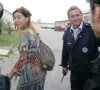 Notamment des proches.
Kristina Rady rend visite à Bertrand Cantat à la prison du Muret, le 2 octobre 2004.