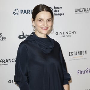 Juliette Binoche au photocall de la 28ème Cérémonie des Lumières de la presse internationale au Forum des Images à Paris le 16 janvier 2023. © Marc Ausset-Lacroix / Pierre Perusseau / Bestimage 