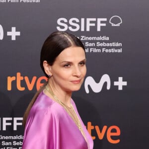 Des attaques auxquelles la principale intéressée n'a pas répondu.
Juliette Binoche reçoit un Donostia award pour l'ensemble de sa carrière lors de la 70ème édition du Festival du Film de San Sebastian, Espagne le 18 Septembre 2022. 