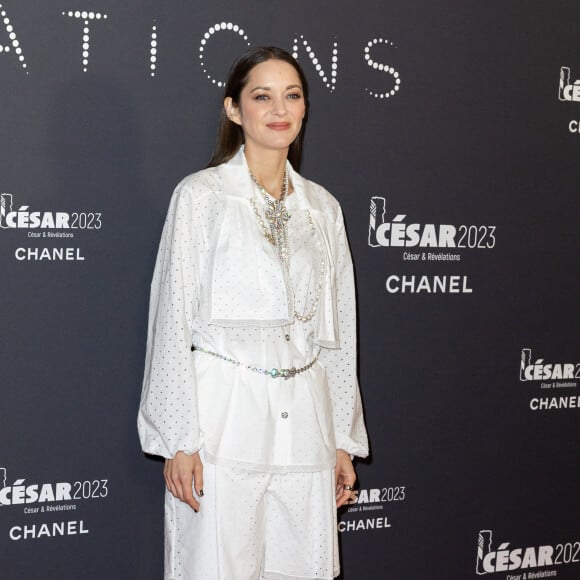 Ce n'est pas la première fois qu'elle chante avec Yodelice. 
Marion Cotillard - Photocall de la soirée des révélations des Cesar 2023 au Trianon à Paris le 16 janvier 2023. © Olivier Borde/Bestimage 