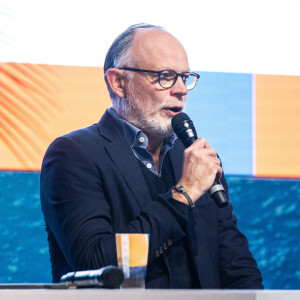 Edouard Philippe - Présentation de la 16ème édition de la Transat Jacques Vabre au Salon Nautic de Paris, en présence d'E.Philippe, maire du Havre. La Transat Jacques Vabre partira le 29 octobre 2023 en direction de La Martinique, comme lors de la précédente édition en 2021. En 2023, la Transat Jacques-Vabre Normandie-Le Havre célébrera son 30ème anniversaire. Le 3 décembre 2022. © Baptiste Autissier / Panoramic / Bestimage  Presentation of the 16th edition of the Transat Jacques Vabre at the Salon Nautic in Paris, in the presence of E.Philippe, mayor of Le Havre. The Transat Jacques Vabre will leave on October 29, 2023 for La Martinique, as in the previous edition in 2021. In 2023, the Transat Jacques-Vabre Normandy-Le Havre will celebrate its 30th anniversary. December 3rd, 2022. 