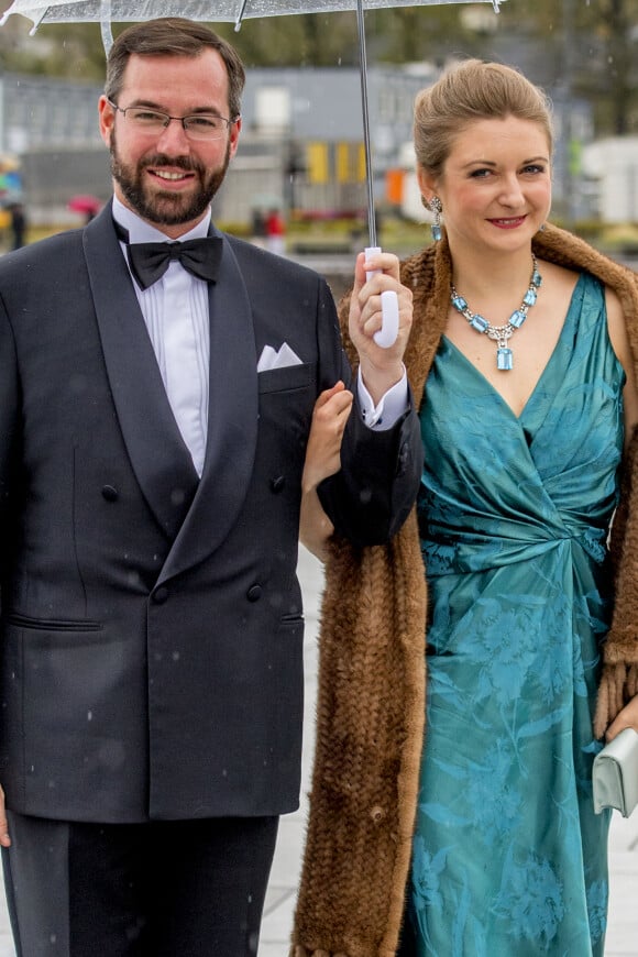 Le grand-duc héritier Guillaume et la grande-duchesse héritière Stéphanie de Luxembourg - Arrivées au dîner de gala du 80ème anniversaire du roi Harald et de la reine Sonja de Norvège à Oslo. Le 10 mai 2017