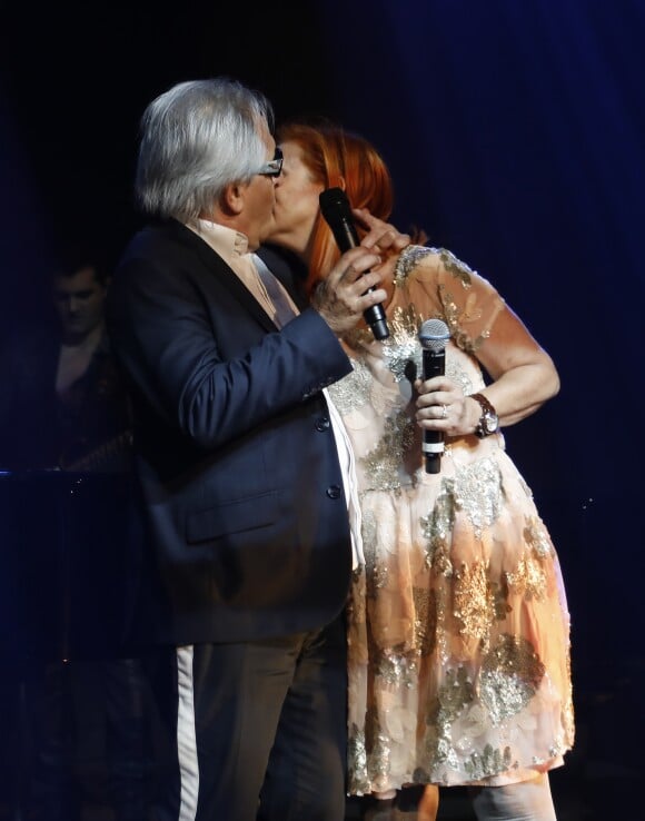 Exclusif - Gilbert Montagné et sa femme Nikole - Gilbert Montagné chante Bécaud et Montagné aux Folies Bergères à Paris le 5 décembre 2017. © Marc Ausset- Lacroix / Bestimage